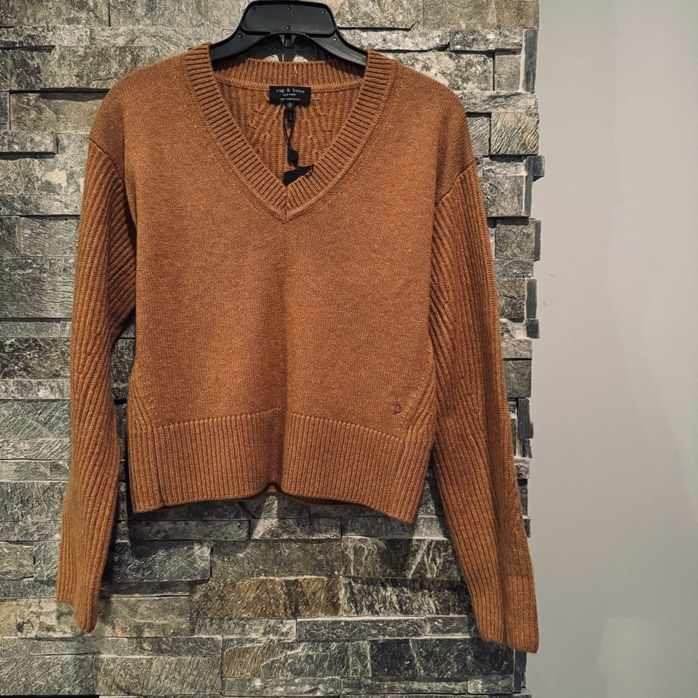NWT！Rag & Bone Pierce cashmere shrunken vee in camel size M 100% Cashmere